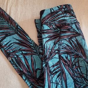 LuLulemon athletic pants size 6